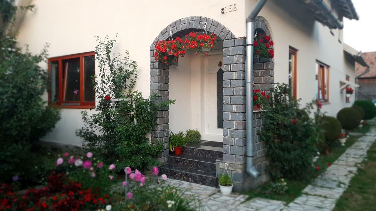 Apartmán Rita Vendeghaz Ciumani Exteriér fotografie