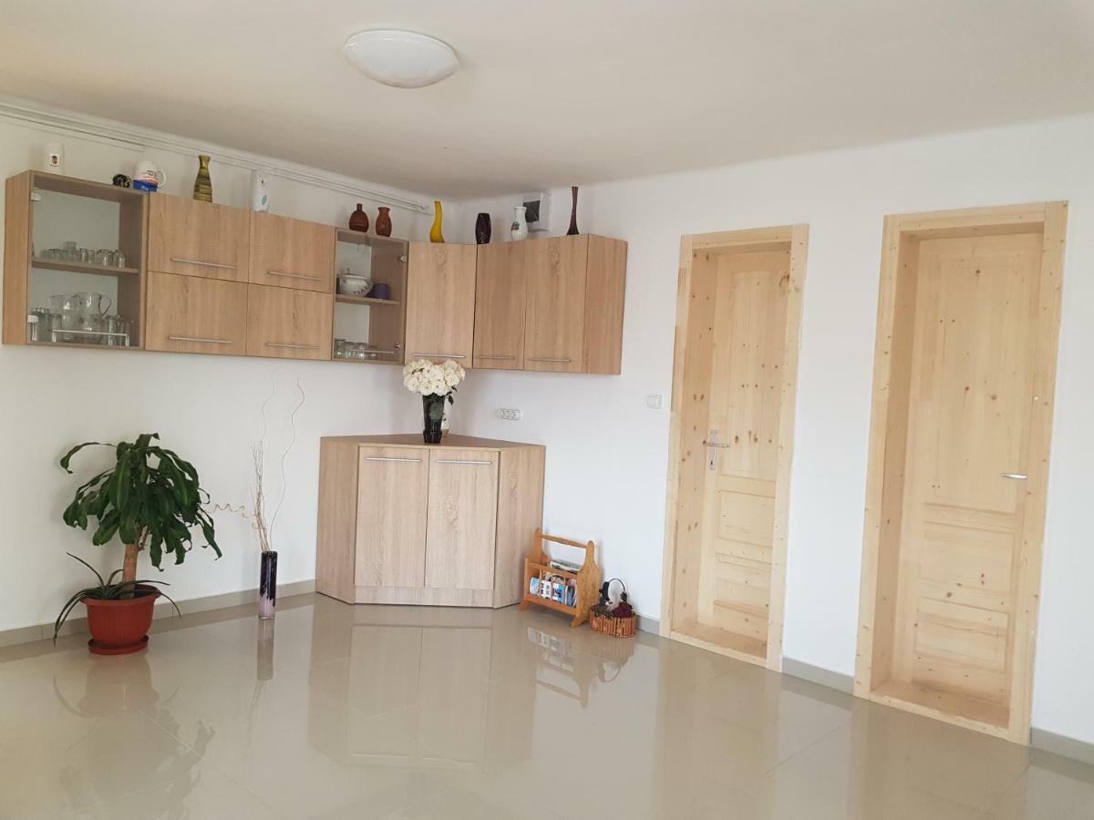 Apartmán Rita Vendeghaz Ciumani Exteriér fotografie